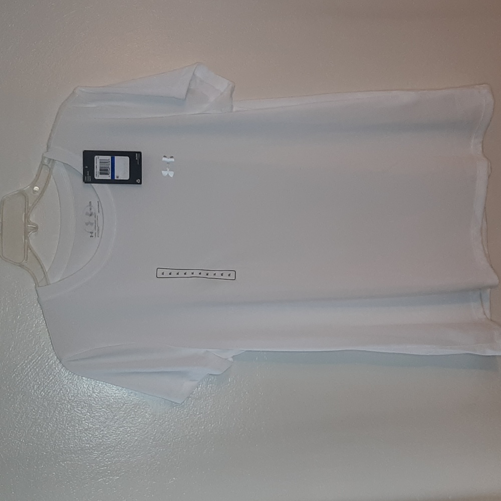 Nwt women's under armour short sleeve shirt